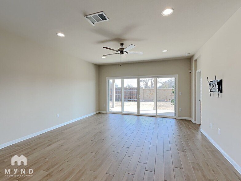 Building Photo - 2444 Lobo Landing Cove