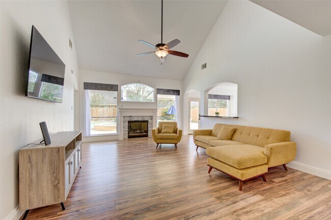 Building Photo - 6119 Rachels Ct