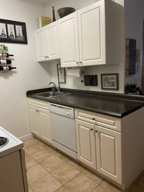 Modern Kitchen, Fully Applianced - 397 Post Road Apartments