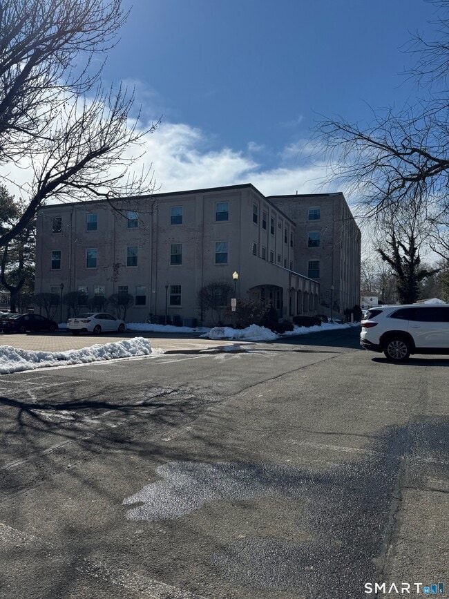 Building Photo - 146 High St