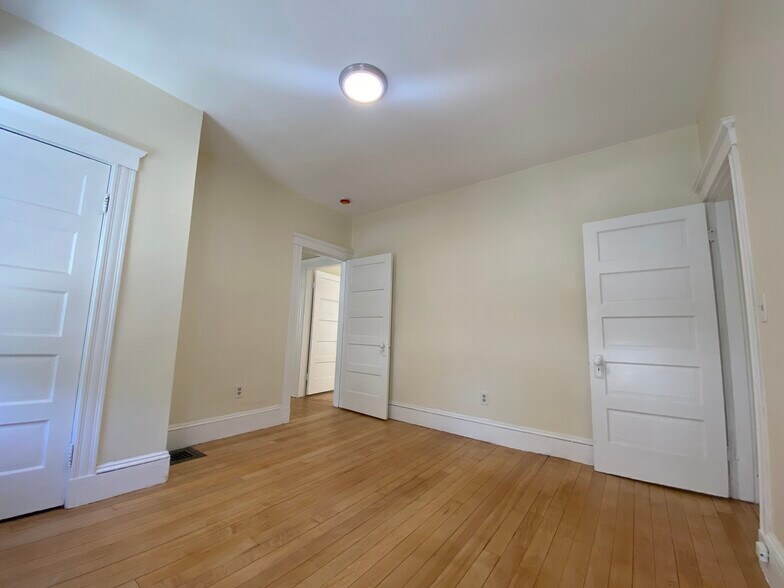 Building Photo - 65 Wareham St