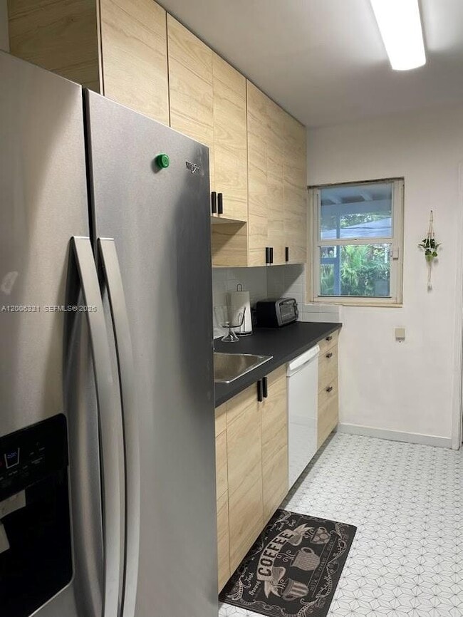 Building Photo - 5800 SW 61st St