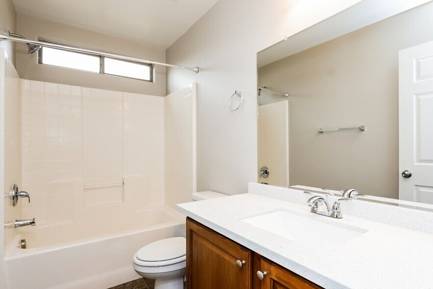 Building Photo - 604 Sumatra Pl