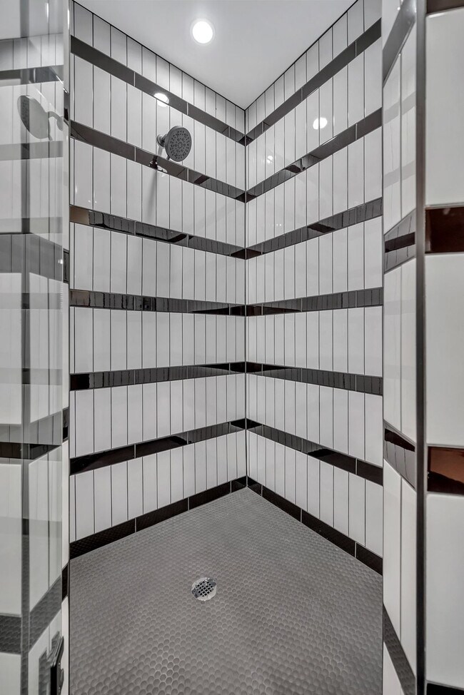 Building Photo - 1701 Portland Ave