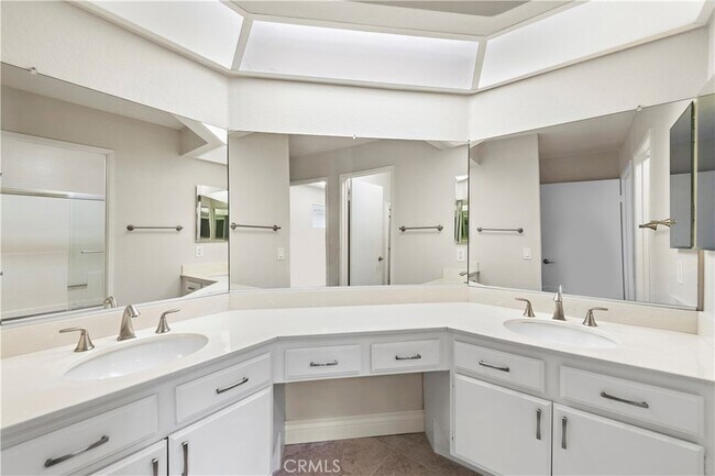 Building Photo - 24645 Sutton Ln