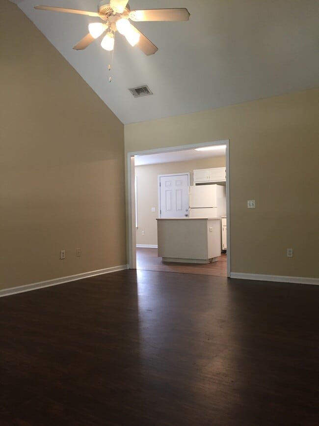 Building Photo - 5606 Landings Pkwy