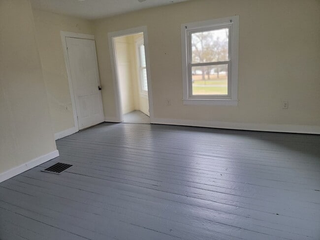 Building Photo - 14212 Shields Bridge Rd