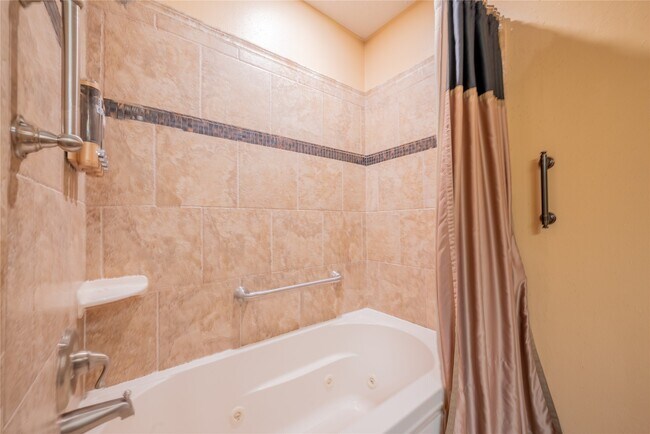 Building Photo - 9202 Benning Dr