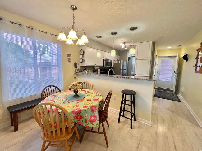 Building Photo - 628 Waterway Village Blvd