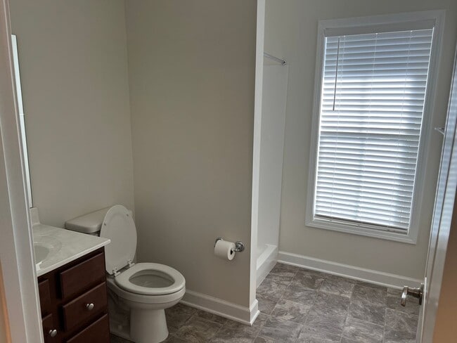 Building Photo - Clifton Community Town Home- Christiansburg