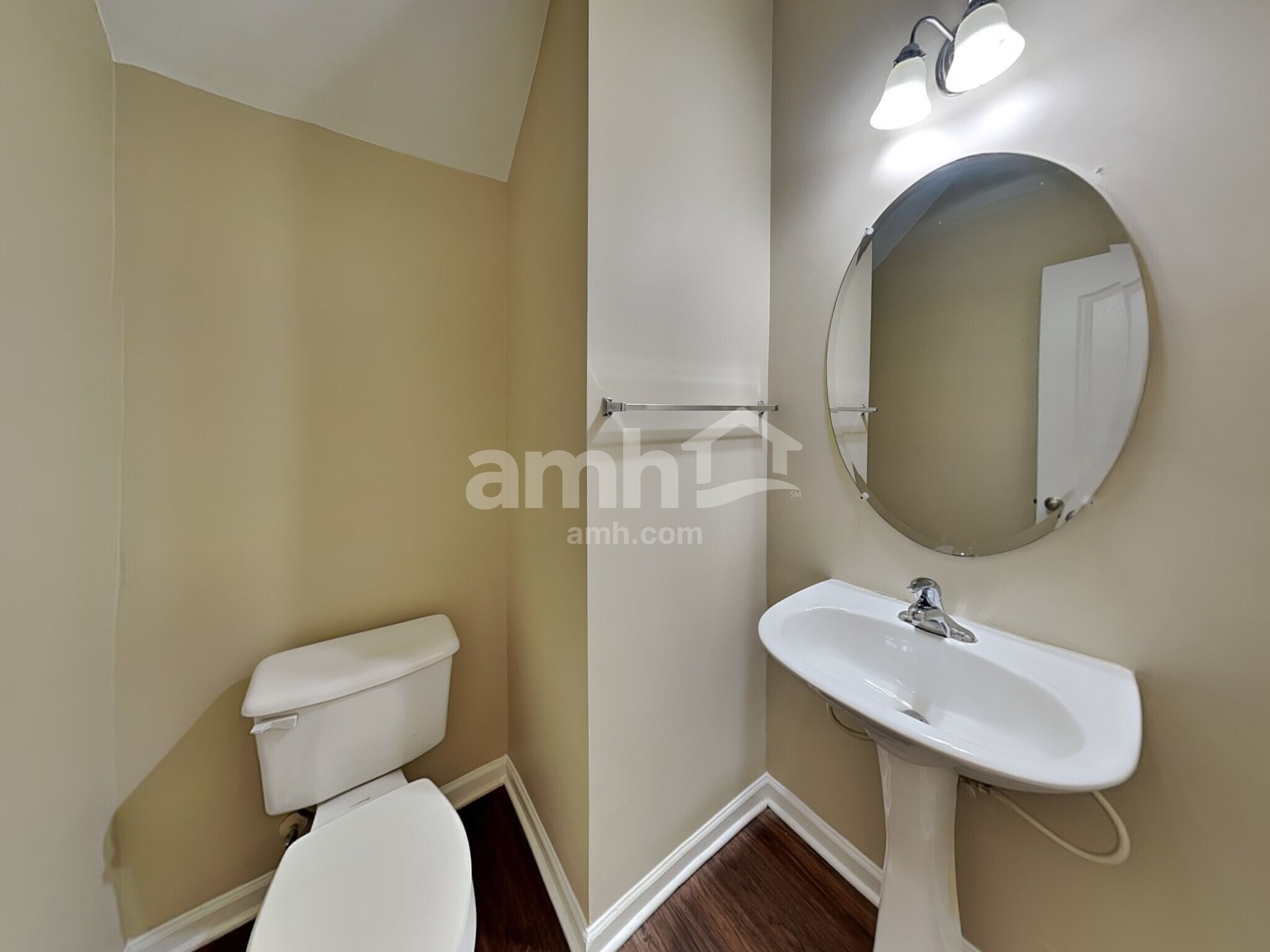 Building Photo - 2341 Suwanee Pointe Dr