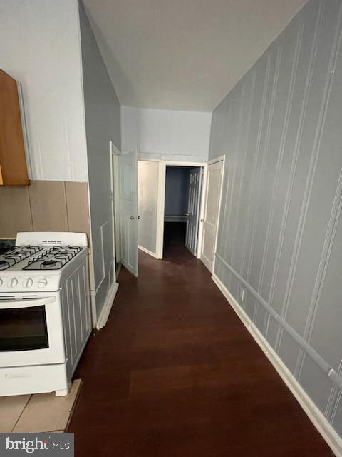 Building Photo - 3412 N Front St