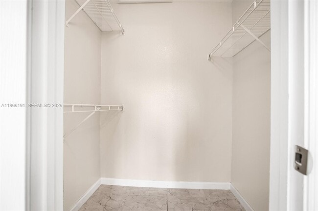 Building Photo - 12650 Vista Isles Dr