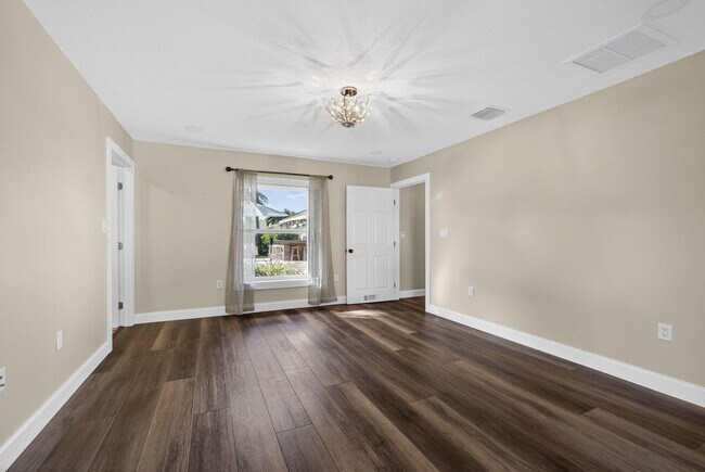 Building Photo - 11646 63rd Ln N