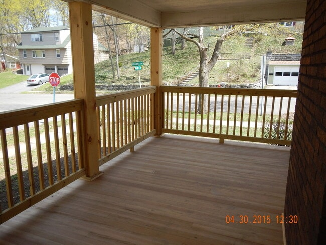 Building Photo - Beautiful Corner Lot Home On Quiet Residen...