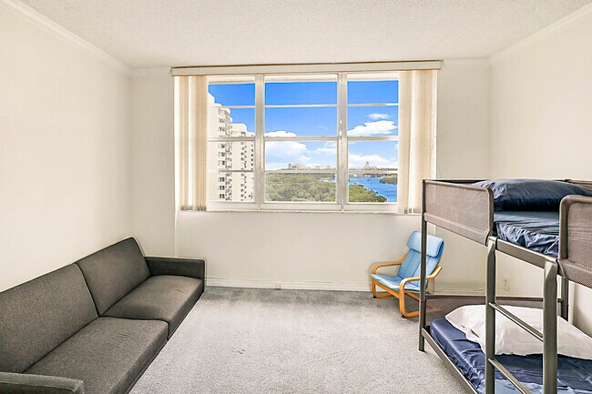 Building Photo - 2121 N Ocean Blvd