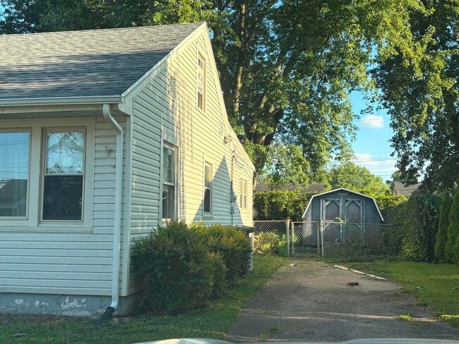 Building Photo - 3 bed 1 bath