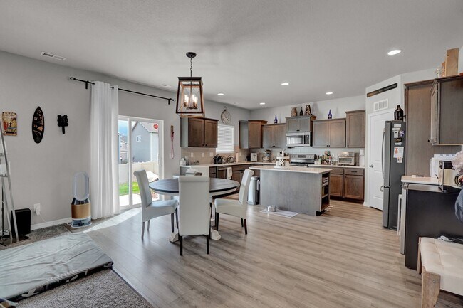 Building Photo - 8345 Talc Dr