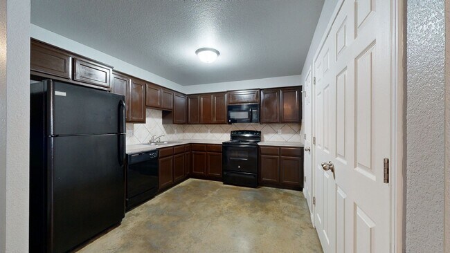 Building Photo - 2904 Starlight Dr