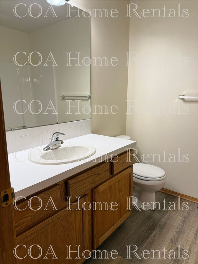 Building Photo - Meadow Park