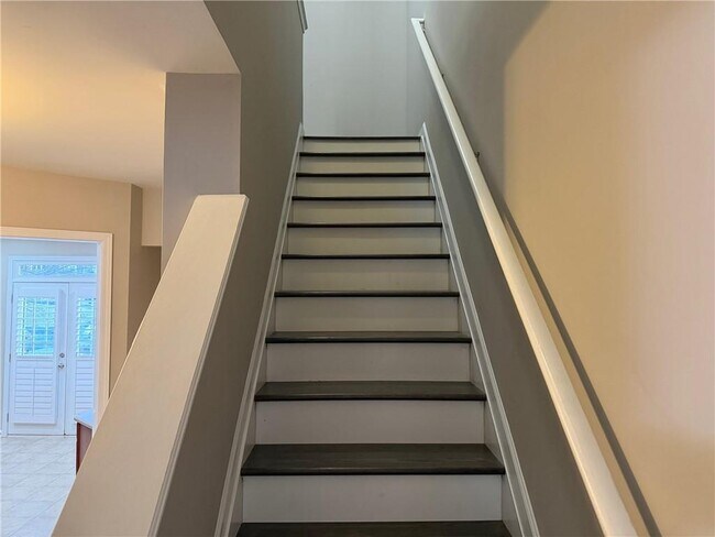 Building Photo - 3669 Chicago St NW