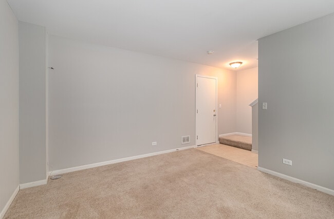 Building Photo - 520 Lincoln Station Dr