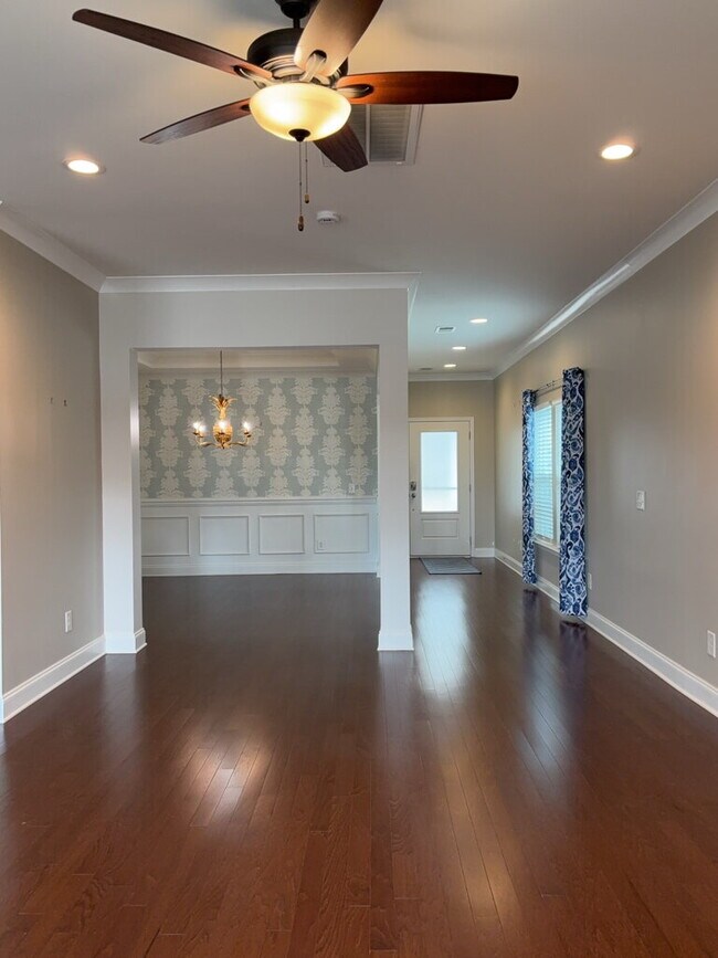 Building Photo - 292 Calm Water Way