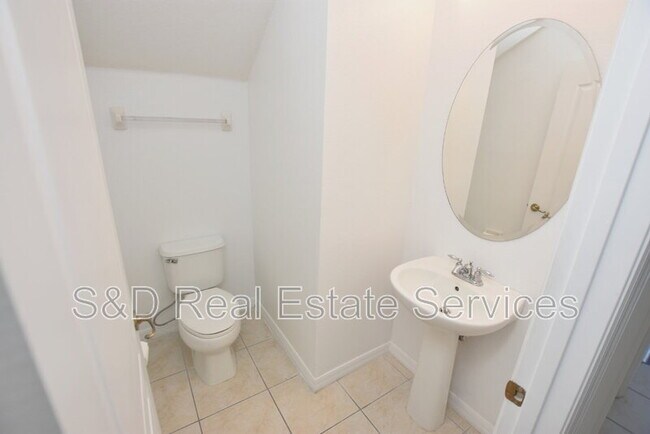 Building Photo - 6352 Sedgeford Dr