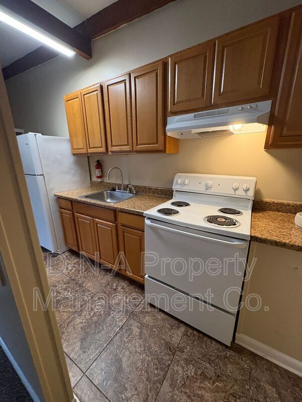 Building Photo - 114 Cabanna Ln