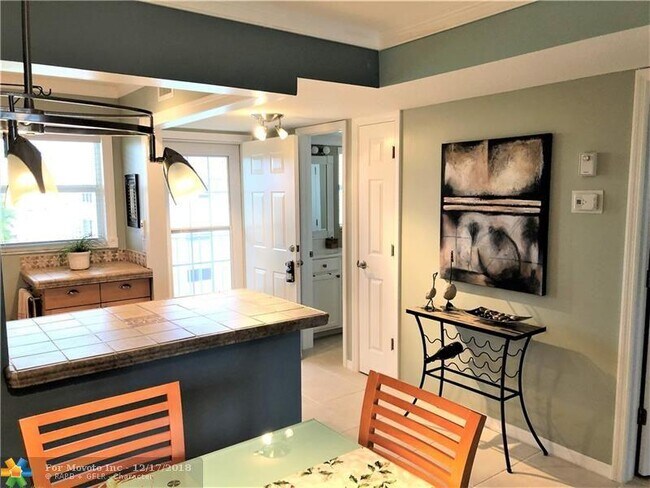 Primary Photo - 2515 NE 1st Ct