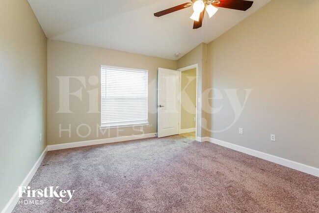 Building Photo - 2712 38th St SW