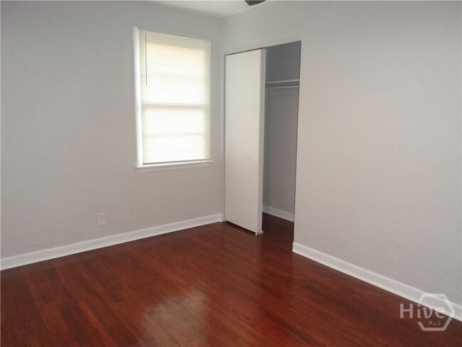 Building Photo - 213 Olmstead Dr