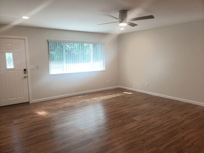 Building Photo - 3 br, 2 bath House - 179 Cedar Street