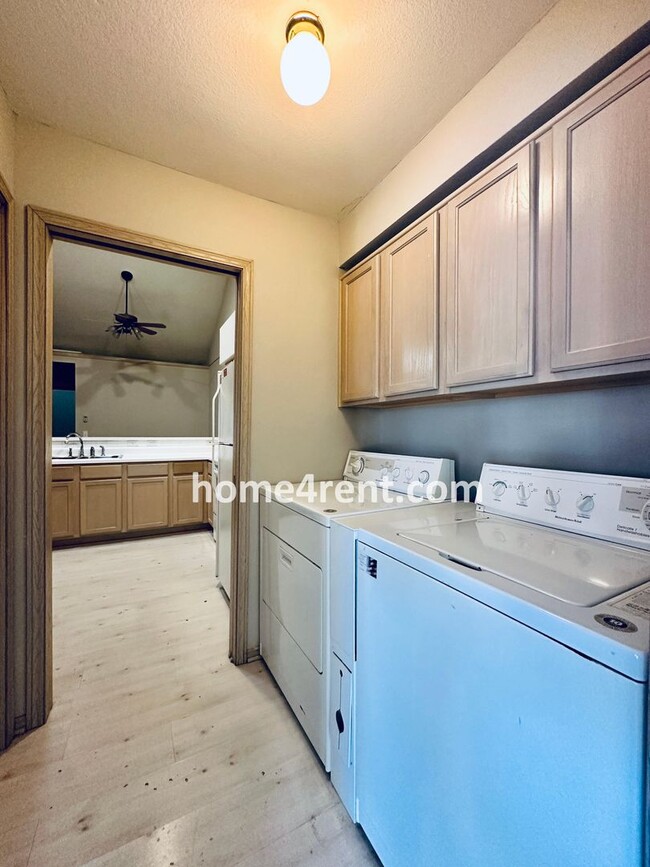 Building Photo - Maintenance FREE, Ranch Style Townhome w/ ...