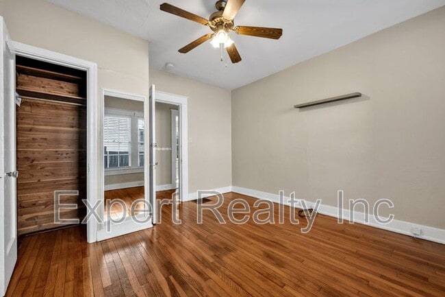 Building Photo - 1542 Somerset Dr