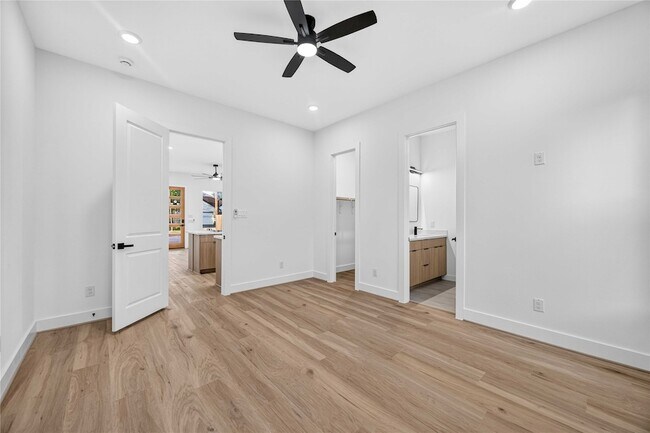 Building Photo - 4633 Mallow St