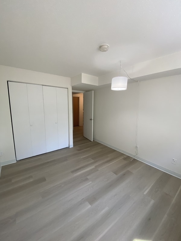Building Photo - 632 Meadow Pl