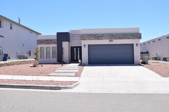 Building Photo - 304 Playa Tronones