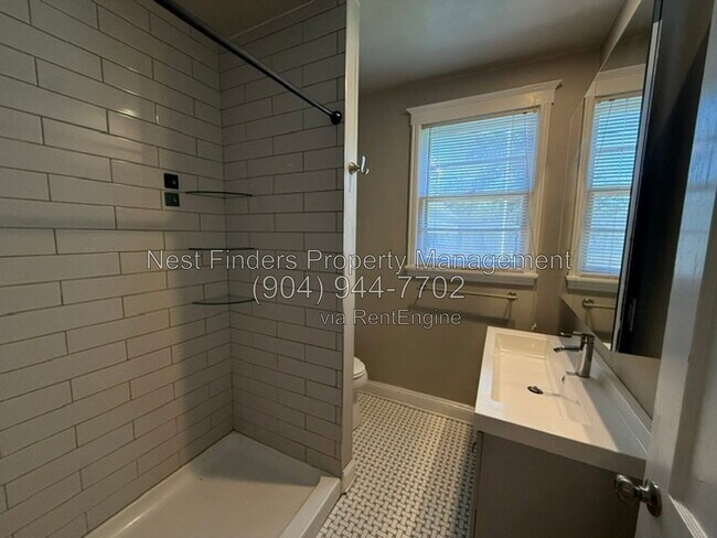 Building Photo - 1309 Macarthur St