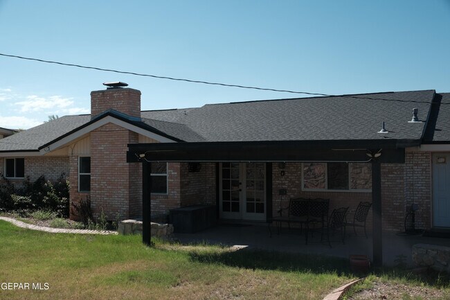 Building Photo - 9001 Lait Dr