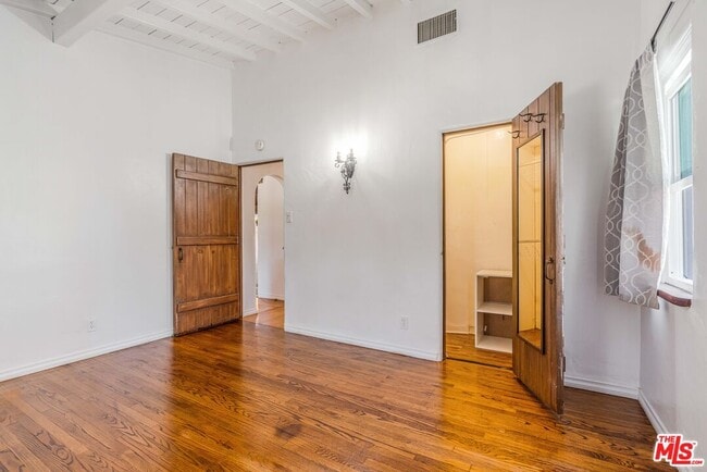 Building Photo - 12255 Addison St