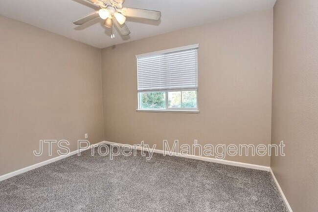 Building Photo - 2040 San Esteban Cir
