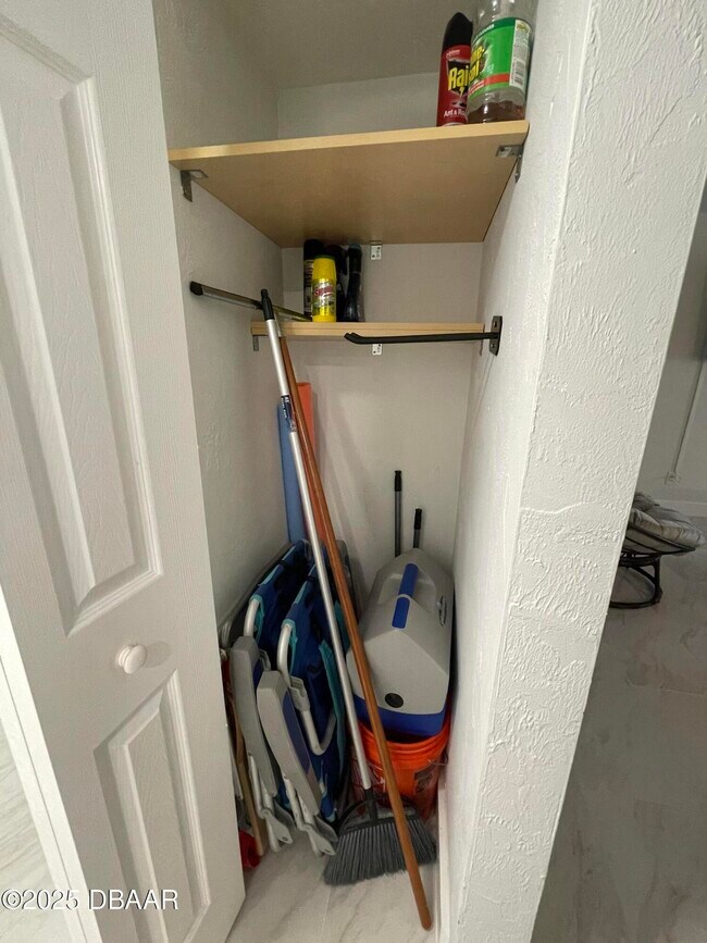 Building Photo - 411 N Halifax Ave