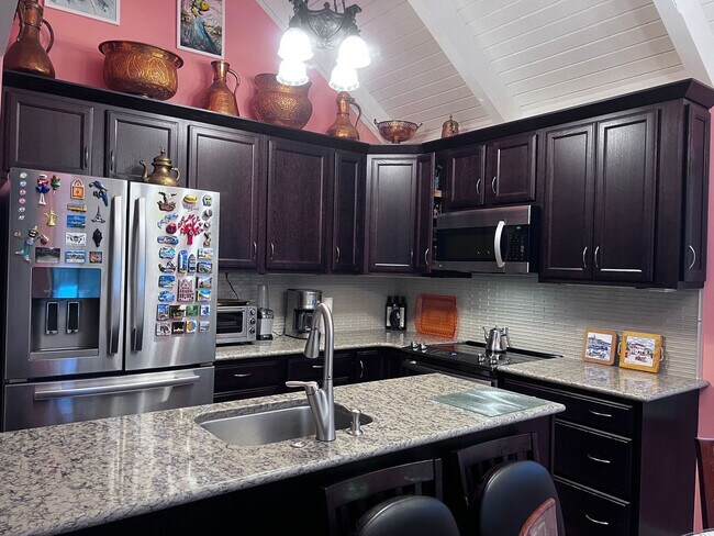 Building Photo - 1701 Longbend Dr