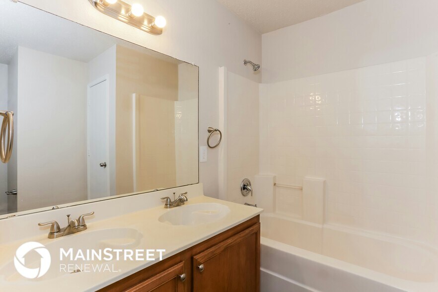 Building Photo - 2109 Doecrest Dr