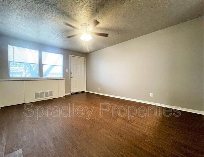 Building Photo - Autumn Chase Apartments