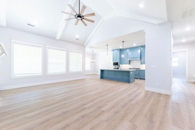 Building Photo - 714 King Arthur Dr