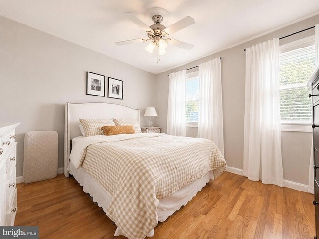 Building Photo - 609 S Henry St