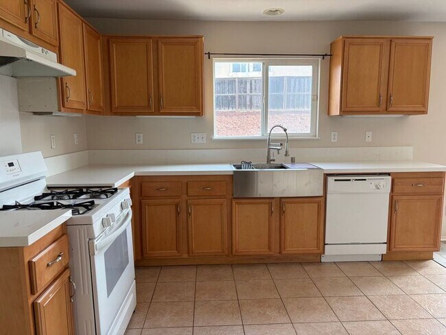 Building Photo - 28700 Lavatera Ave