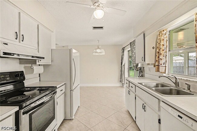 Building Photo - 5403 Baylor Dr